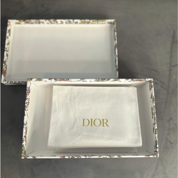 ๐SOLD๐ New Dior Caro Dahlia Wallet in Antique Pink - Picture 6 of 13
